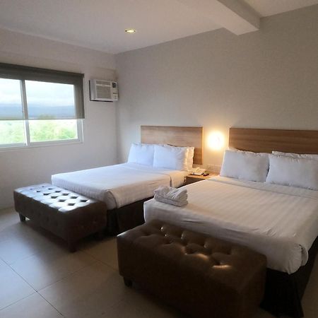 Mango Suites Tuguegarao City Exteriör bild