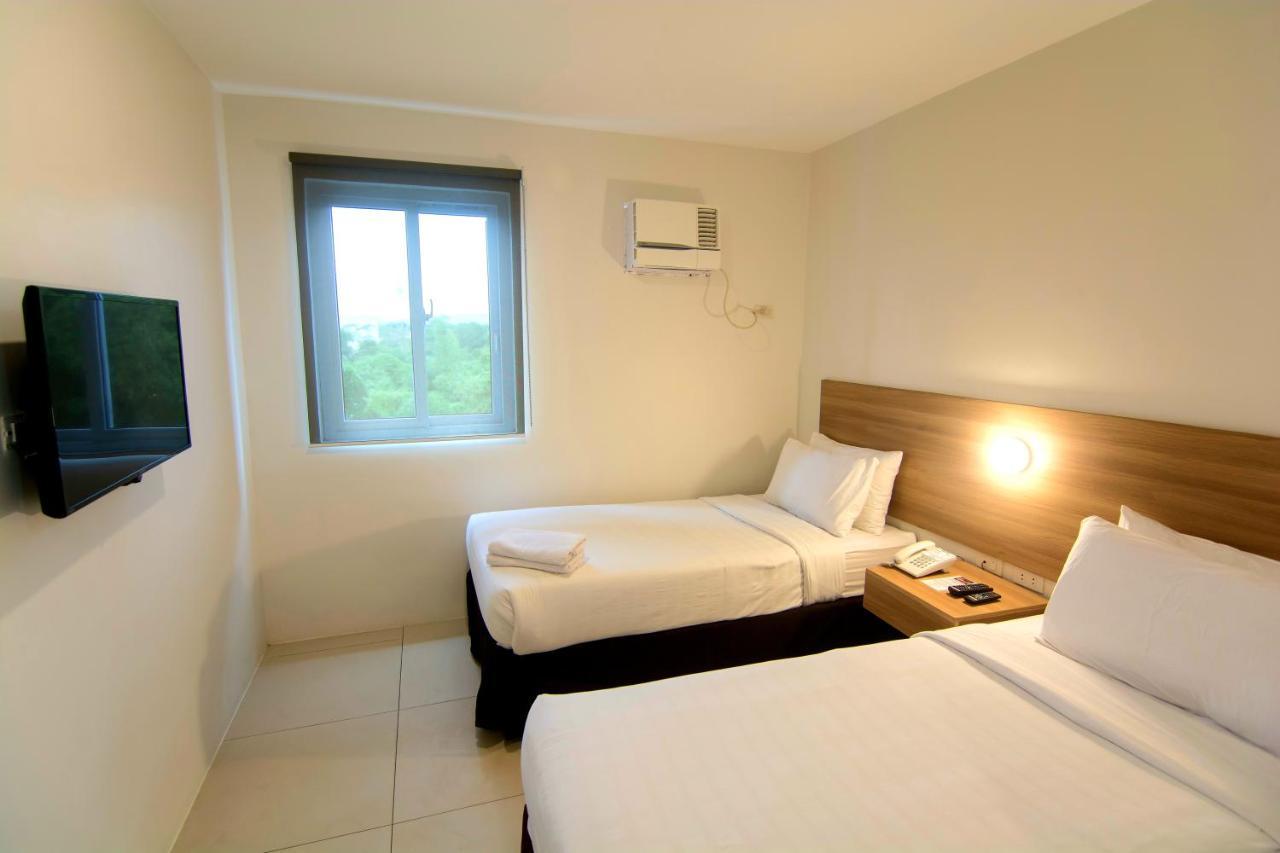 Mango Suites Tuguegarao City Exteriör bild
