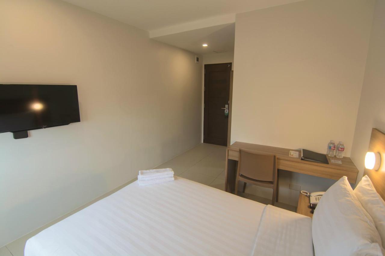 Mango Suites Tuguegarao City Exteriör bild