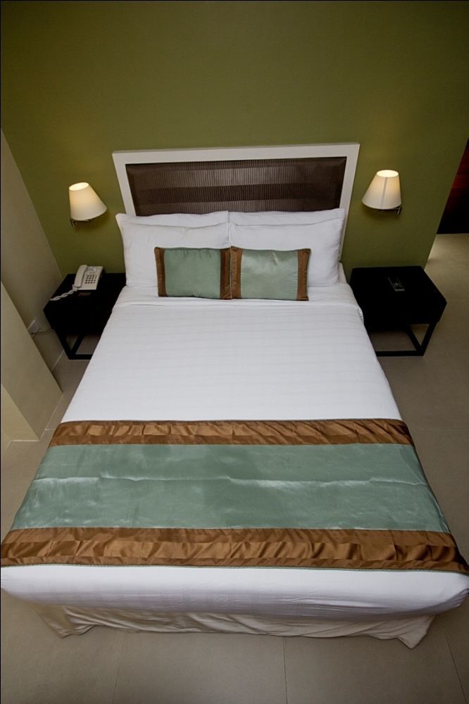 Mango Suites Tuguegarao City Exteriör bild