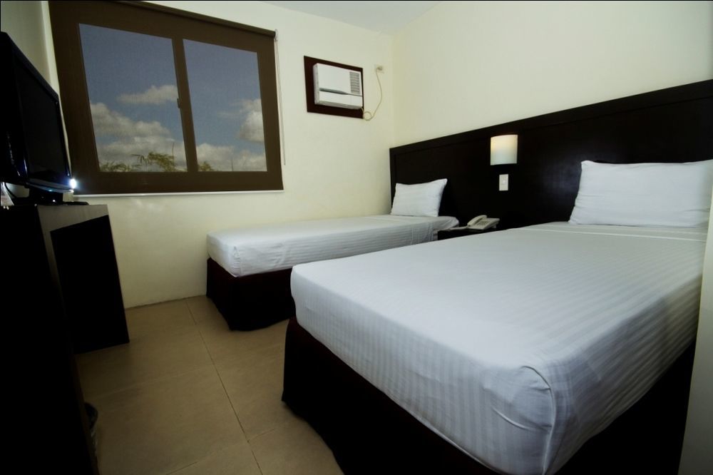 Mango Suites Tuguegarao City Exteriör bild