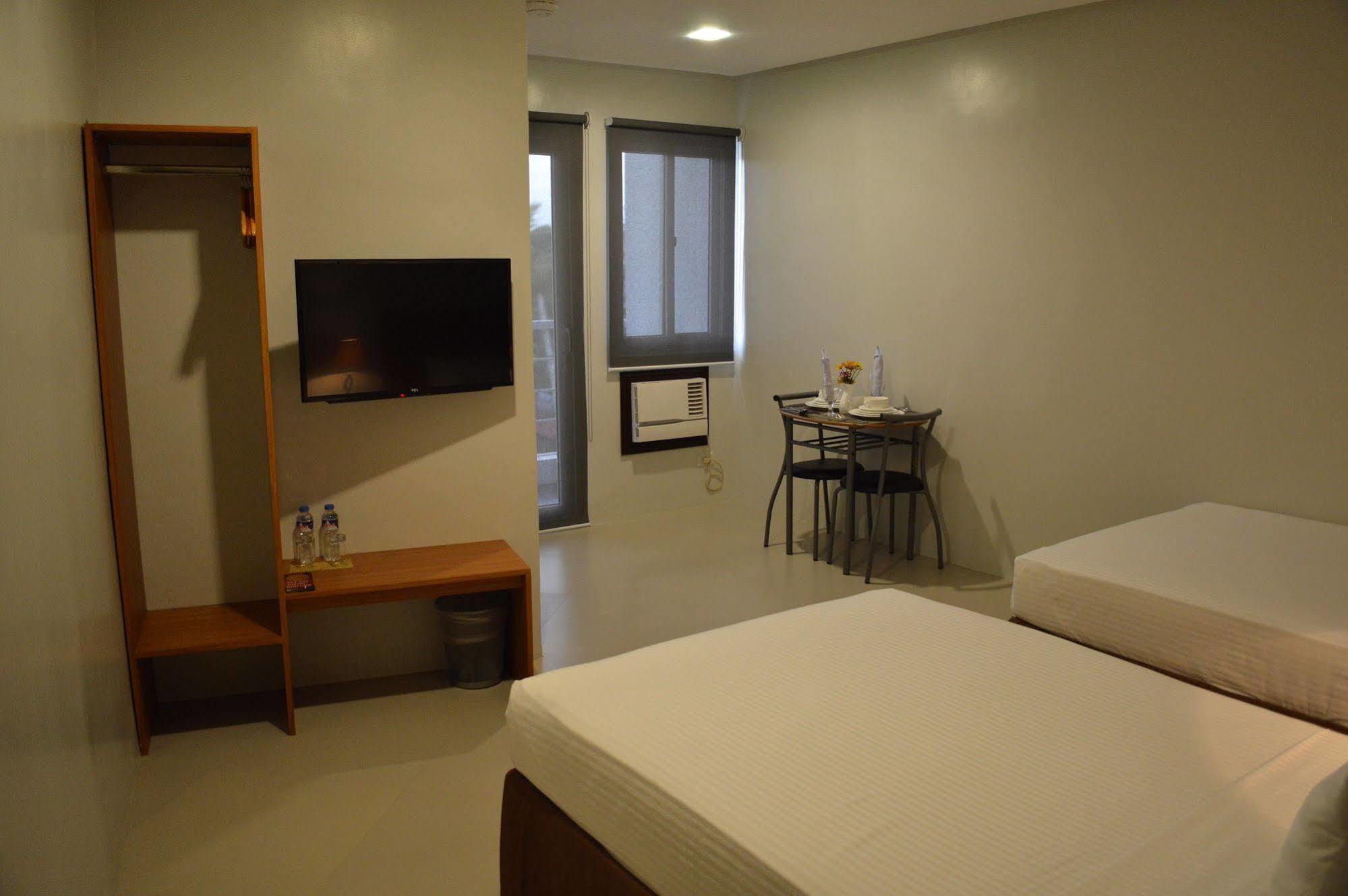 Mango Suites Tuguegarao City Exteriör bild