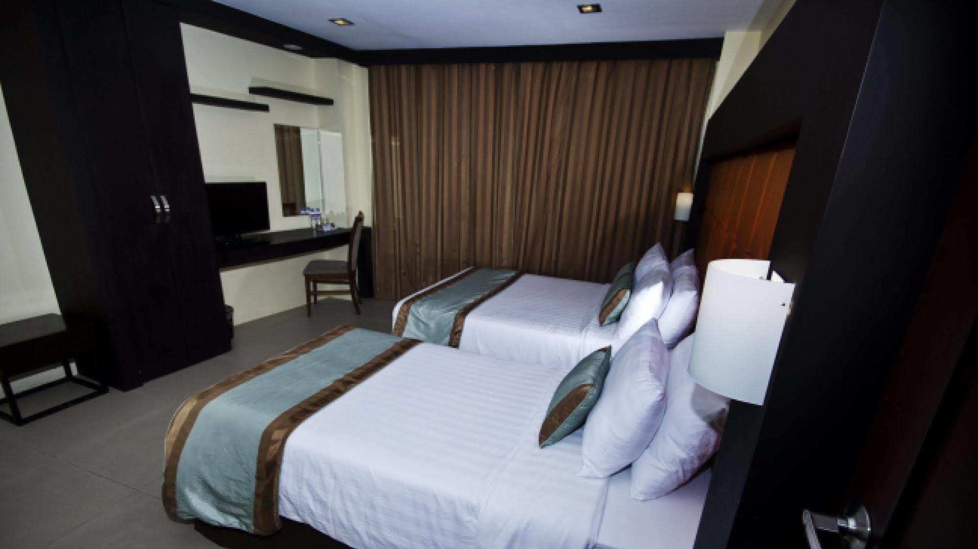 Mango Suites Tuguegarao City Exteriör bild